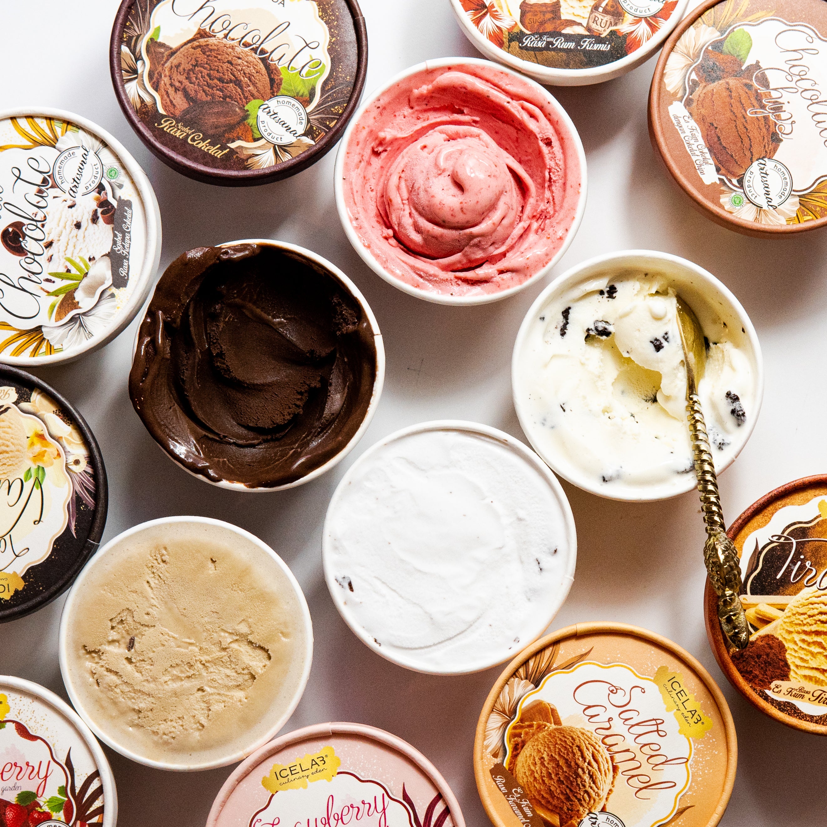Gelato in cup with all variant 